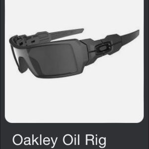 1 pair in black 1 pair in silver